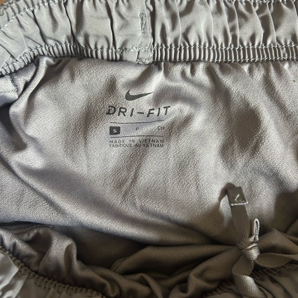 Nike Dri-Fit Grey Shorts - Picture 3 of 7